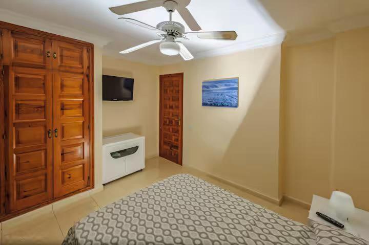 Apartment In Playa De Las Americas 1 Номер фото