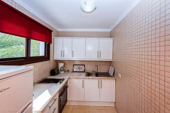 Apartment In Playa De Las Americas 1 Номер фото
