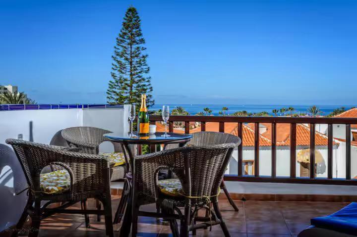 Apartment In Playa De Las Americas 1 Экстерьер фото