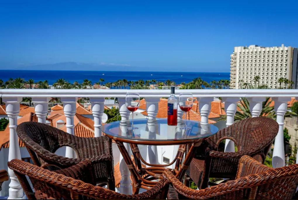 Apartment In Playa De Las Americas 1 Экстерьер фото